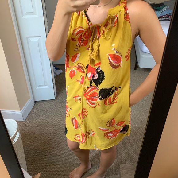 Yellow Floral Dress With Pockets Size XS - Picture 5 of 6